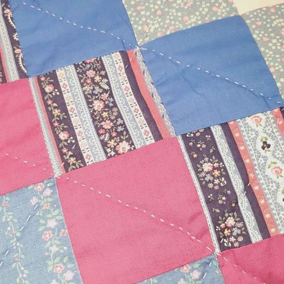 Handmade vintage Patchwork quilt 76x84 with pillow shams - Picture 8 of 10